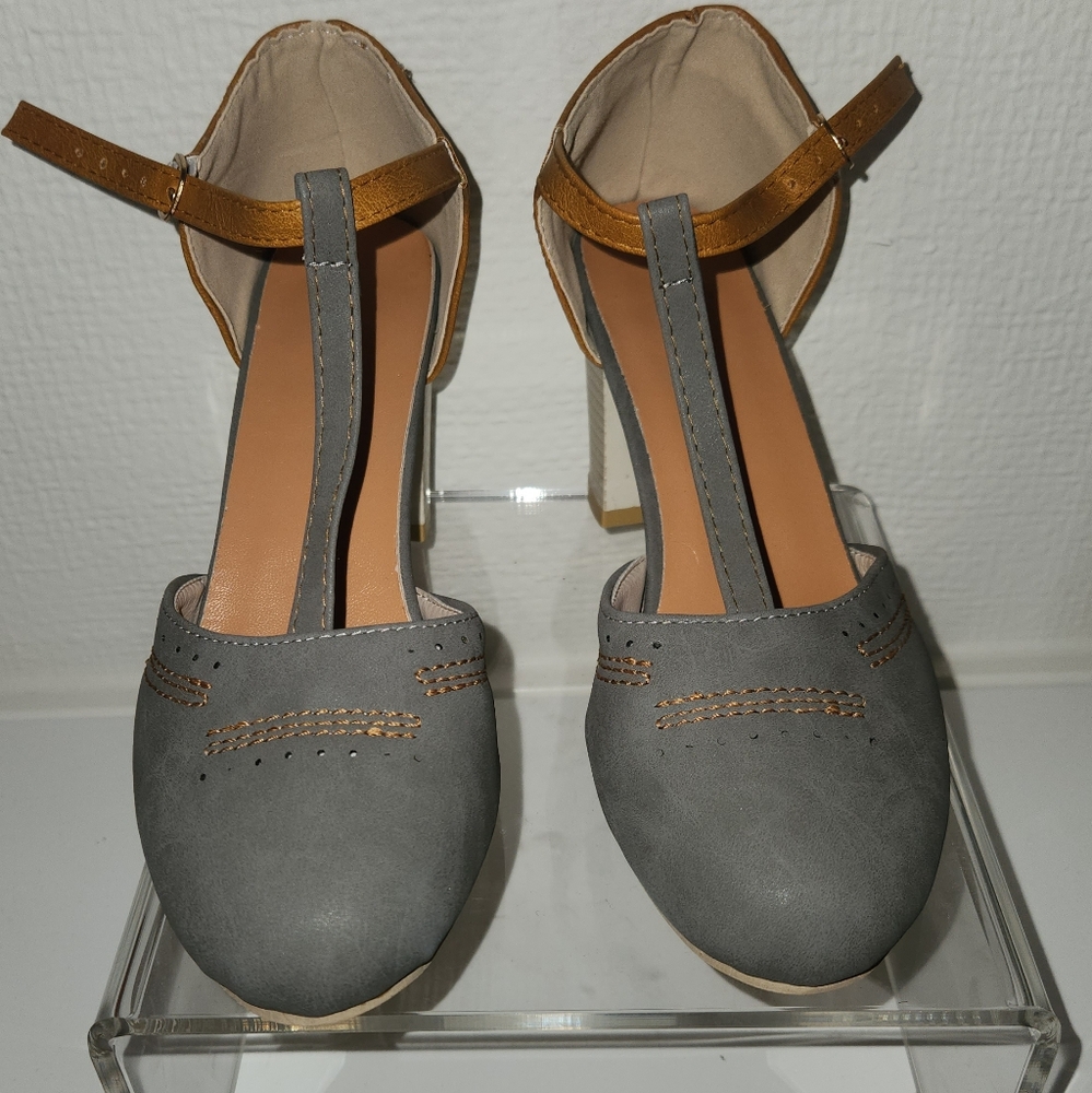 T-strap heels size 7
